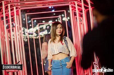 Federbräu Red Feather Club presents Smoothness Society ที่ร้าน Fat Boy Tavern — photo 96