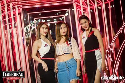 Federbräu Red Feather Club presents Smoothness Society ที่ร้าน Fat Boy Tavern — photo 97