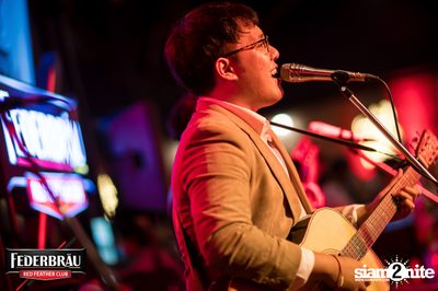 Federbräu Red Feather Club presents Smoothness Society ที่ร้าน Fat Boy Tavern — photo 112