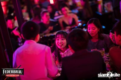 Federbräu Red Feather Club presents Smoothness Society ที่ร้าน Fat Boy Tavern — photo 113