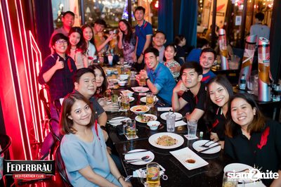 Federbräu Red Feather Club presents Smoothness Society ที่ร้าน Fat Boy Tavern — photo 115