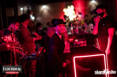 Federbräu Red Feather Club presents Smoothness Society ที่ร้าน Fat Boy Tavern — photo 119