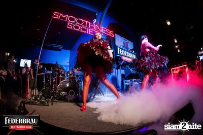 Federbräu Red Feather Club presents Smoothness Society ที่ร้าน Fat Boy Tavern — photo 132
