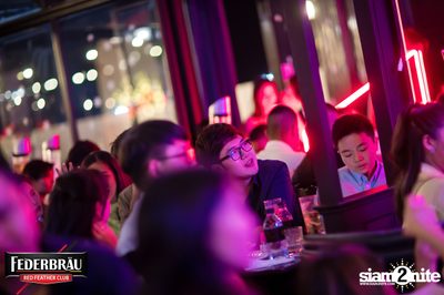Federbräu Red Feather Club presents Smoothness Society ที่ร้าน Fat Boy Tavern — photo 142