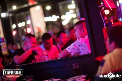 Federbräu Red Feather Club presents Smoothness Society ที่ร้าน Fat Boy Tavern — photo 145