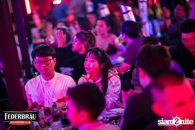 Federbräu Red Feather Club presents Smoothness Society ที่ร้าน Fat Boy Tavern — photo 155