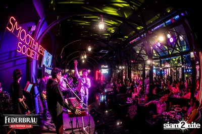 Federbräu Red Feather Club presents Smoothness Society ที่ร้าน Fat Boy Tavern — photo 161