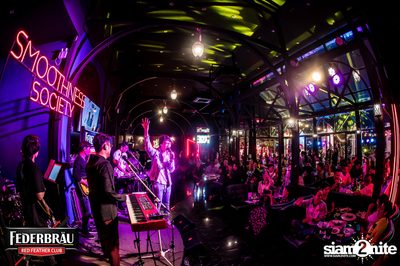 Federbräu Red Feather Club presents Smoothness Society ที่ร้าน Fat Boy Tavern — photo 162