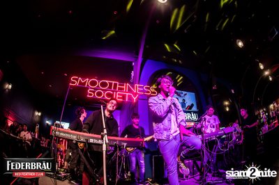 Federbräu Red Feather Club presents Smoothness Society ที่ร้าน Fat Boy Tavern — photo 168