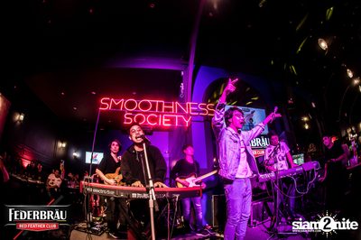 Federbräu Red Feather Club presents Smoothness Society ที่ร้าน Fat Boy Tavern — photo 170