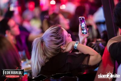 Federbräu Red Feather Club presents Smoothness Society ที่ร้าน Fat Boy Tavern — photo 178