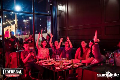 Federbräu Red Feather Club presents Smoothness Society ที่ร้าน Fat Boy Tavern — photo 200