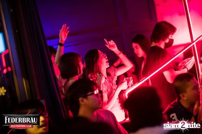 Federbräu Red Feather Club presents Smoothness Society ที่ร้าน Fat Boy Tavern — photo 206