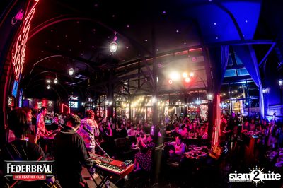 Federbräu Red Feather Club presents Smoothness Society ที่ร้าน Fat Boy Tavern — photo 216