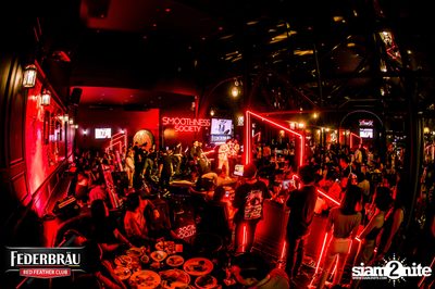 Federbräu Red Feather Club presents Smoothness Society ที่ร้าน Fat Boy Tavern — photo 218