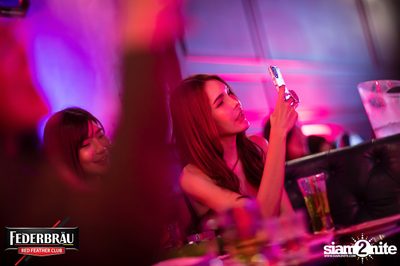 Federbräu Red Feather Club presents Smoothness Society ที่ร้าน Fat Boy Tavern — photo 224