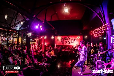Federbräu Red Feather Club presents Smoothness Society ที่ร้าน Fat Boy Tavern — photo 233