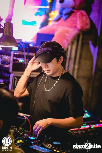 Zom Marie ที่ Begin Bar & Bistro — photo 59