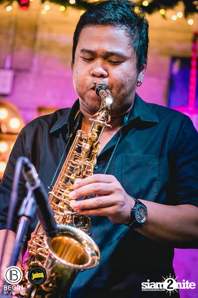 Zom Marie ที่ Begin Bar & Bistro — photo 90