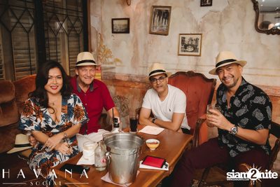 คืนวันศุกร์ ที่ Havana Social — photo 30