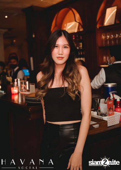 คืนวันศุกร์ ที่ Havana Social — photo 39