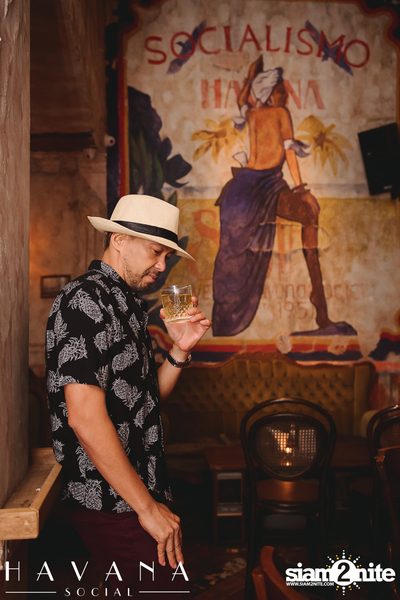 คืนวันศุกร์ ที่ Havana Social — photo 40