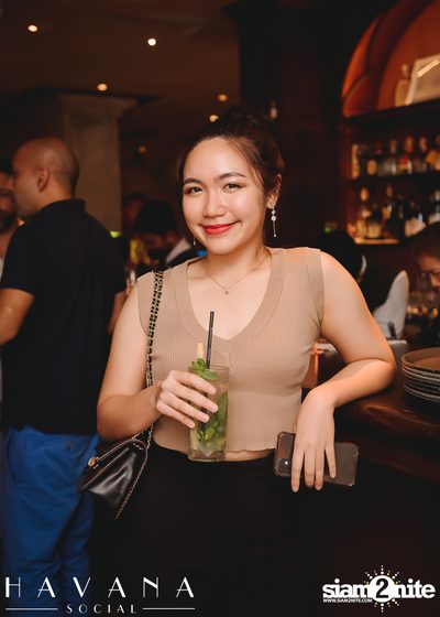 คืนวันศุกร์ ที่ Havana Social — photo 53
