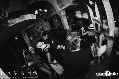 คืนวันศุกร์ ที่ Havana Social — photo 70