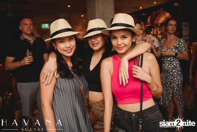 คืนวันศุกร์ ที่ Havana Social — photo 76