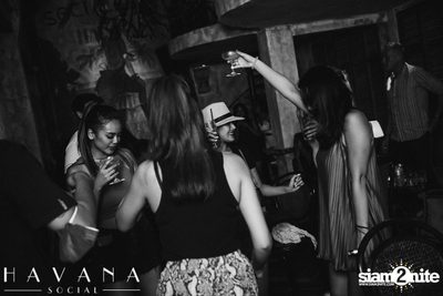 คืนวันศุกร์ ที่ Havana Social — photo 82