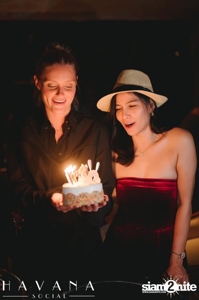 คืนวันศุกร์ ที่ Havana Social — photo 88
