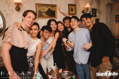 คืนวันศุกร์ ที่ Havana Social — photo 94
