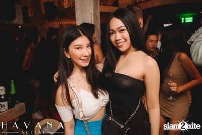 คืนวันศุกร์ ที่ Havana Social — photo 97