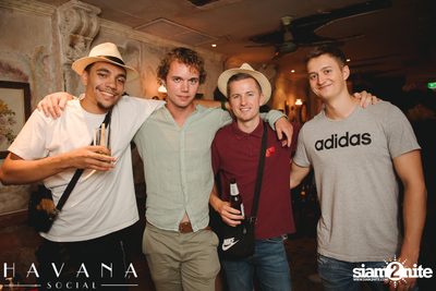 คืนวันศุกร์ ที่ Havana Social — photo 99