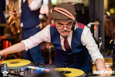 Burin Boonvisut at AINU Bar — photo 47