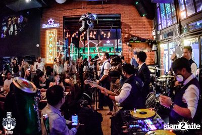 Burin Boonvisut at AINU Bar — photo 53