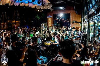 Burin Boonvisut at AINU Bar — photo 112