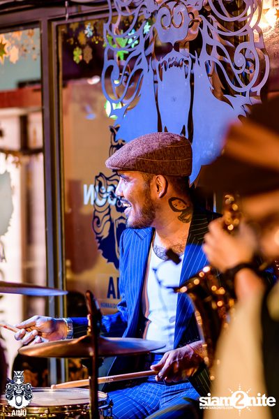 Burin Boonvisut at AINU Bar — photo 118