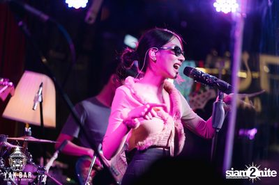 Bowkylion at Yak Bar — photo 21