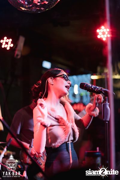 Bowkylion at Yak Bar — photo 23
