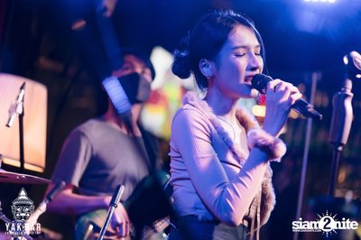 Bowkylion at Yak Bar — photo 29