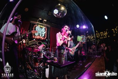 Bowkylion at Yak Bar — photo 40