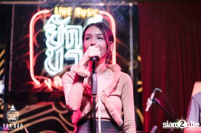 Bowkylion at Yak Bar — photo 72
