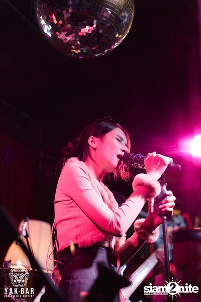 Bowkylion at Yak Bar — photo 76