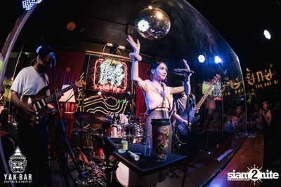 Bowkylion at Yak Bar — photo 86