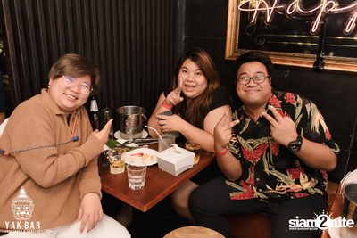 Bowkylion at Yak Bar — photo 87
