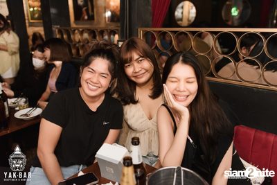 Bowkylion at Yak Bar — photo 89