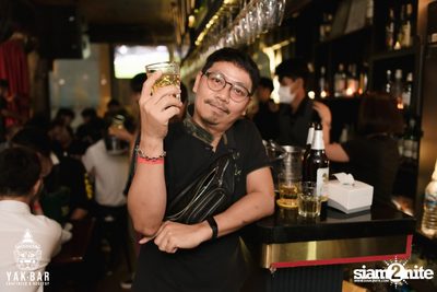 Bowkylion at Yak Bar — photo 92