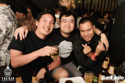Bowkylion at Yak Bar — photo 94