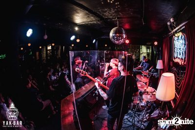 Bowkylion at Yak Bar — photo 108